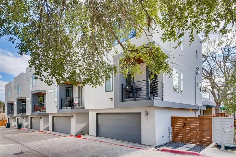 Virtual tour of 2301 Bluebonnet LN Unit #1
