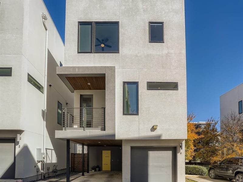 Virtual tour of 2301 Bluebonnet LN Unit #9