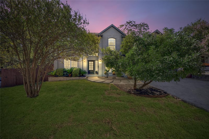 Virtual tour of 2301 Horn LN