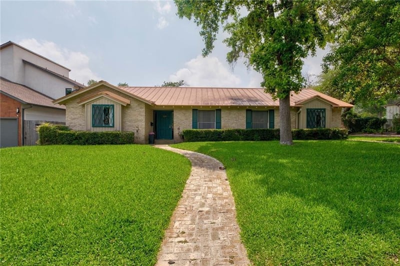 Virtual tour of 2301 Townes LN
