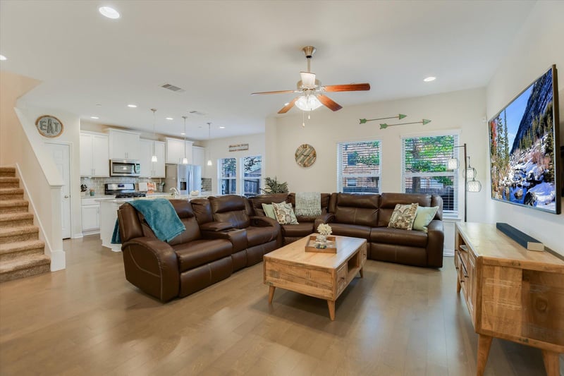 Virtual tour of 2304 S Lakeline BLVD Unit #262