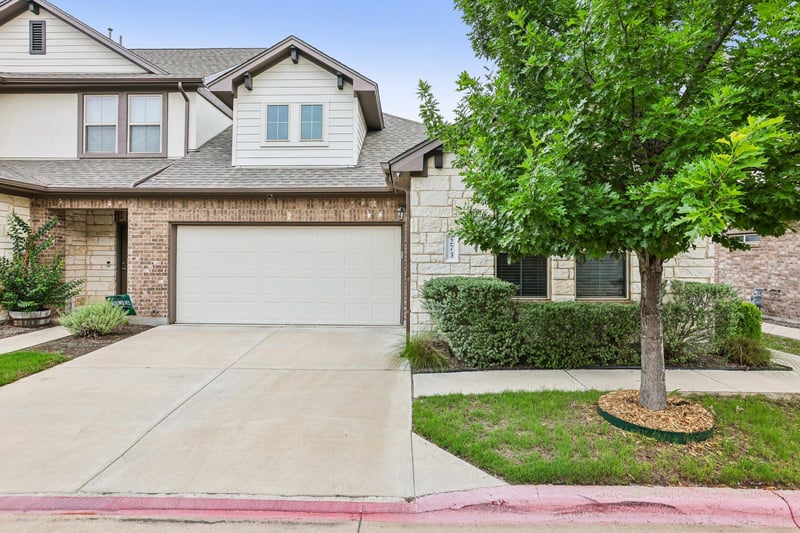 Virtual tour of 2304 S Lakeline BLVD Unit #273