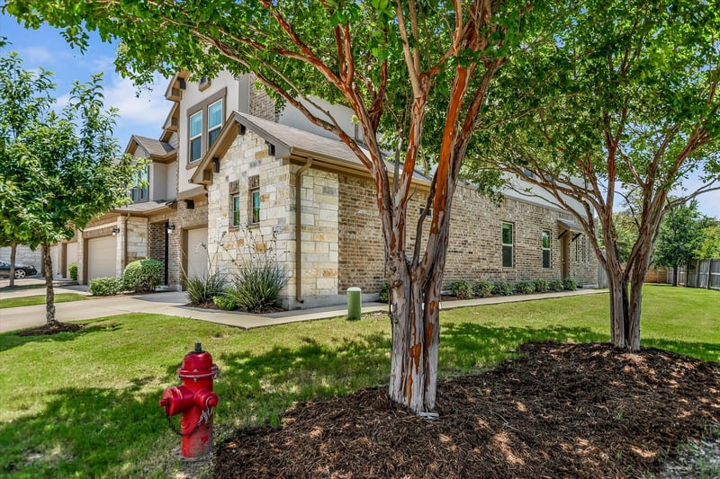 Virtual tour of 2304 S Lakeline BLVD Unit #481