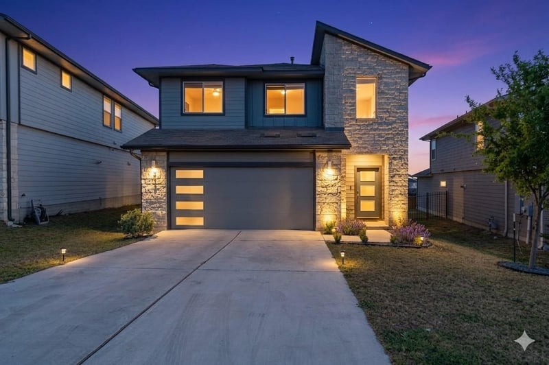 Virtual tour of 2304 Tucker LN