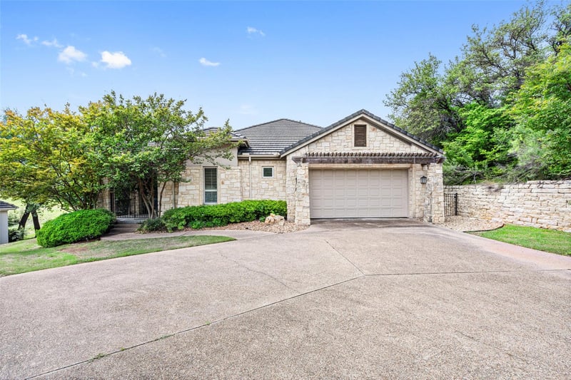 Virtual tour of 2305 Barton Creek BLVD Unit #1