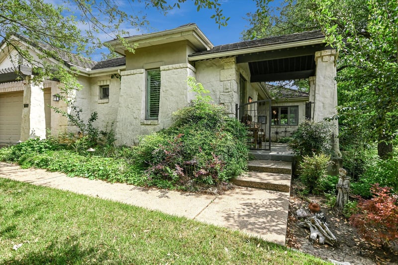 Virtual tour of 2305 Barton Creek BLVD Unit #28