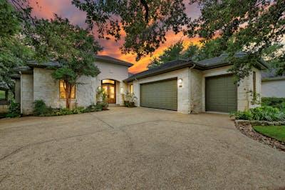 Virtual tour of 2305 Barton Creek Blvd Unit #29