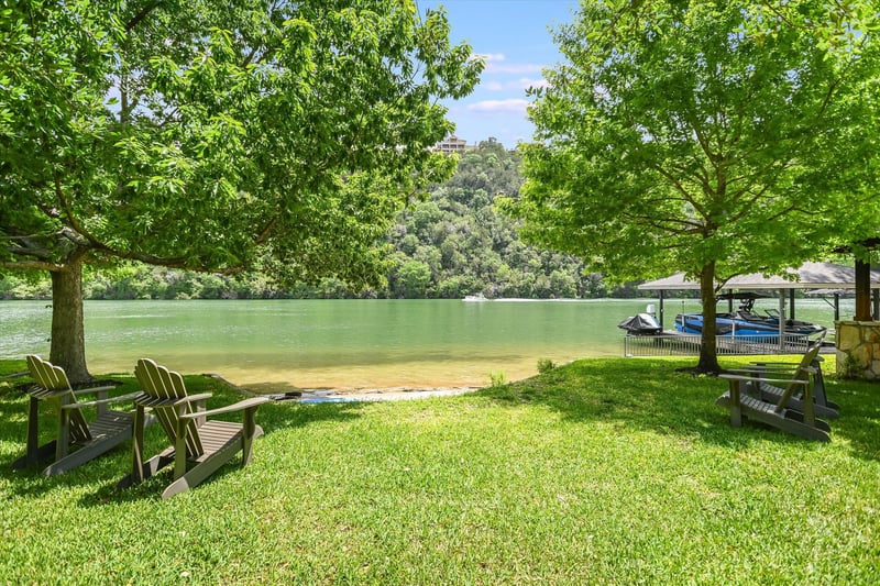 Virtual tour of 2305 Manana ST