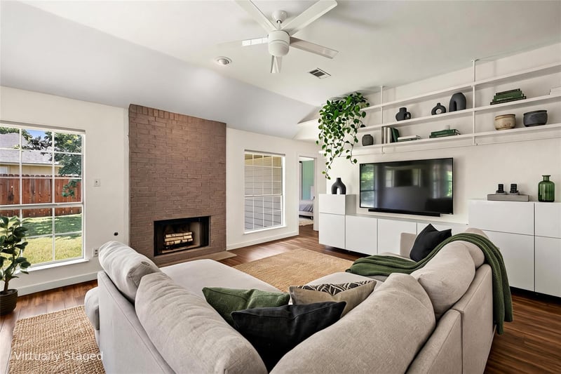 Virtual tour of 2305 Willow WAY