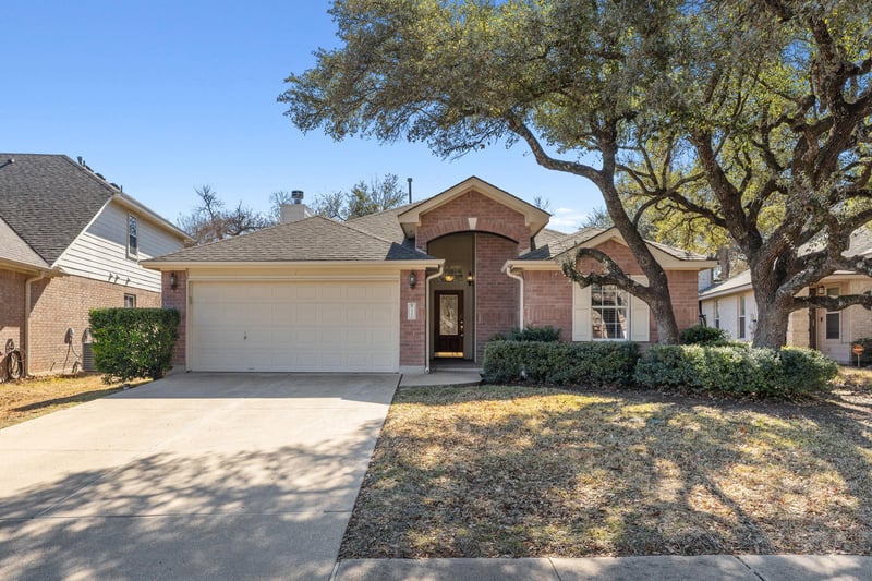 Virtual tour of 2306 Clover Ridge DR