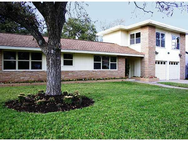 Virtual tour of 2308 Euclid Ave