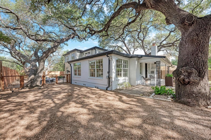 Virtual tour of 2308 Forest Ave