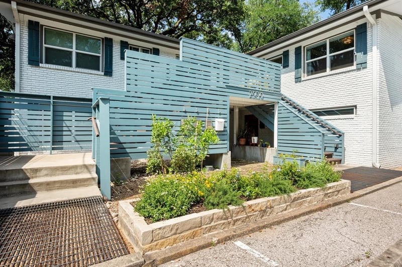 Virtual tour of 2309 Pruett ST Unit #D
