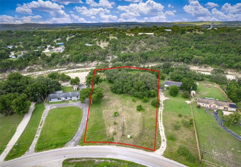 Virtual tour of 23111 Windy Valley RD