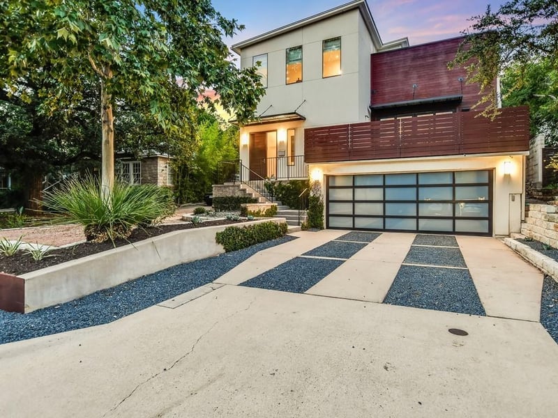 Virtual tour of 2312 W 8th ST