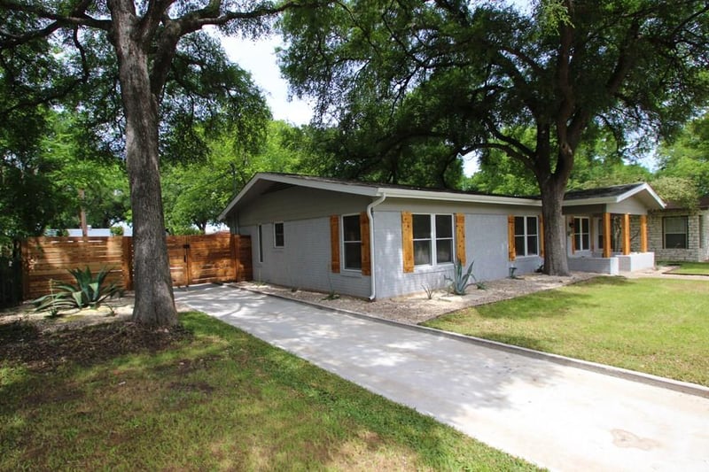 Virtual tour of 2315 Westoak Dr