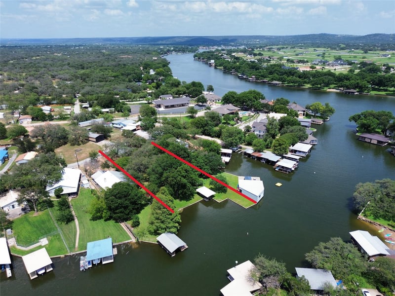 Virtual tour of 2318 Wisteria