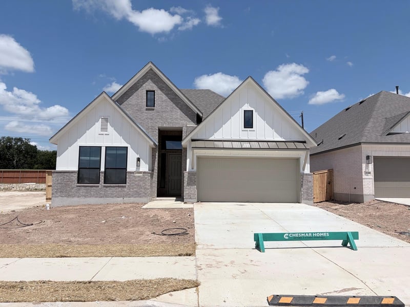 Virtual tour of 233 West Faulkner ST
