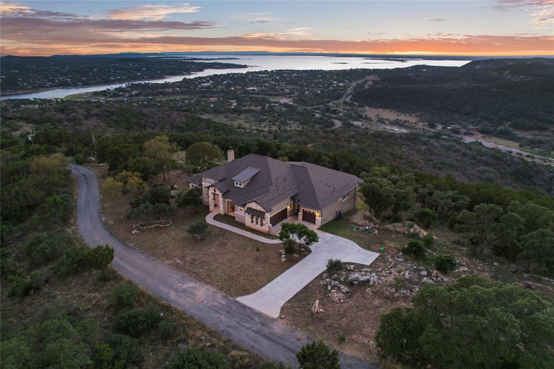 Virtual tour of 235 Chestnut XING