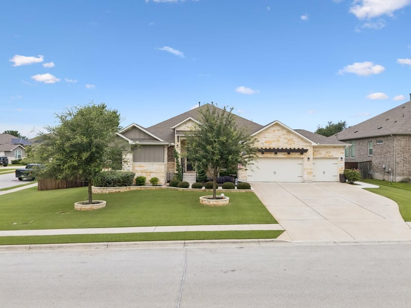 Virtual tour of 238 Arapaho DR