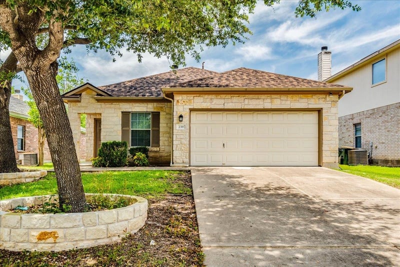 Virtual tour of 239 Dark Horse LN