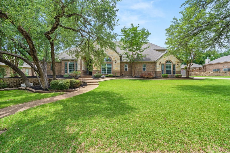 Virtual tour of 239 Eagle Landing DR