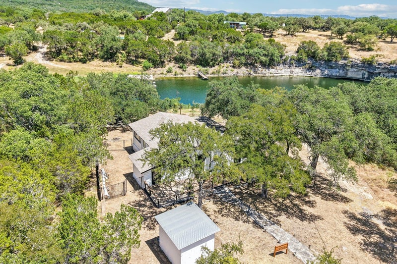 Virtual tour of 24000 Bluebird Ln