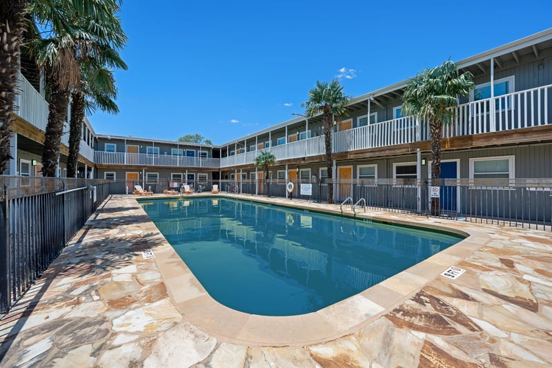 Virtual tour of 2401 Manor RD Unit #217