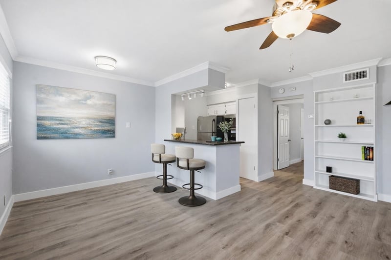 Virtual tour of 2401 Manor RD Unit #232