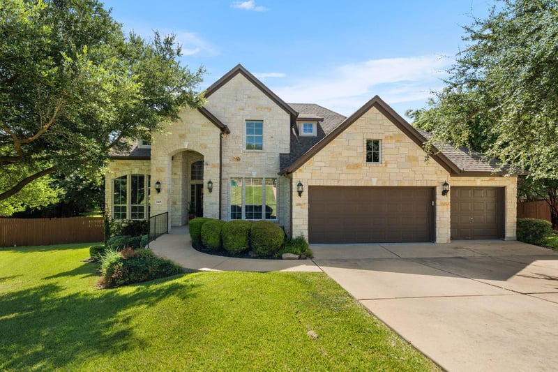 Virtual tour of 2401 Vestavia Ridge LN
