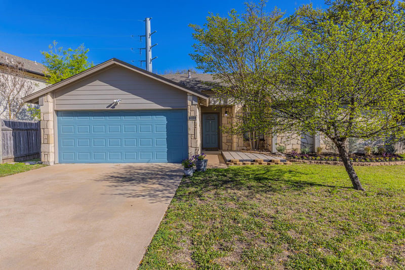 Virtual tour of 2402 Susan LN