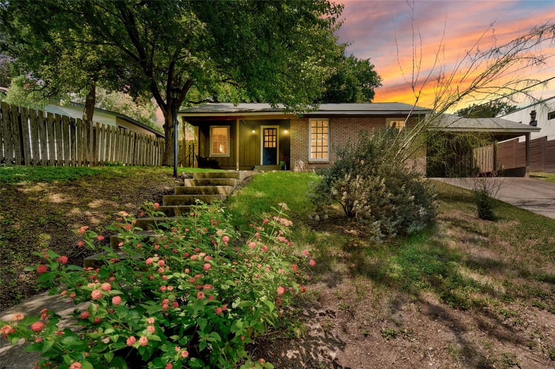 Virtual tour of 2403 Elmglen DR