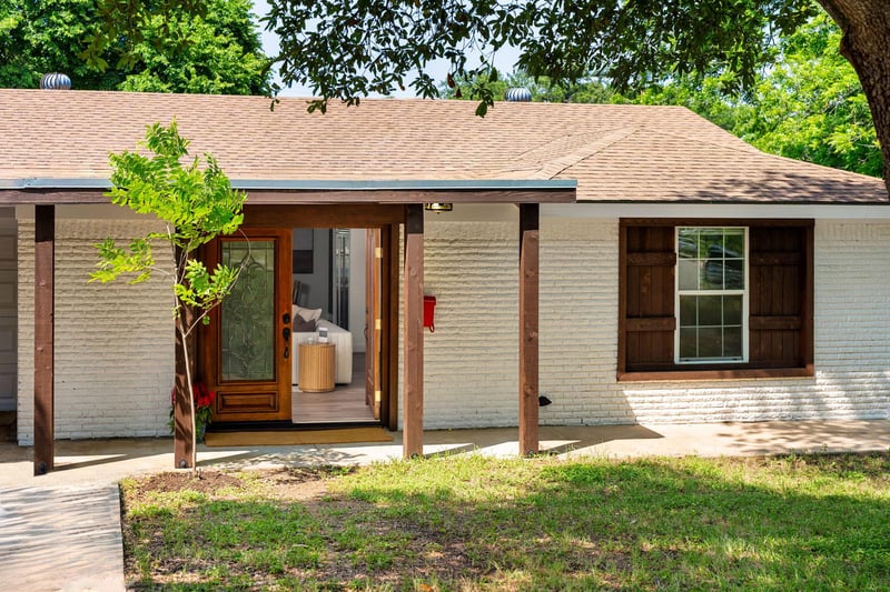 Virtual tour of 2403 Little John LN