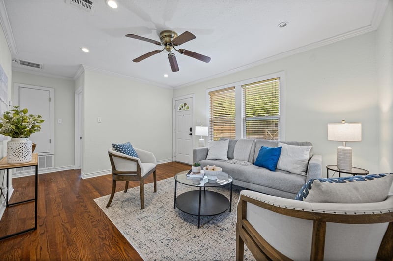 Virtual tour of 2403 S 2nd ST