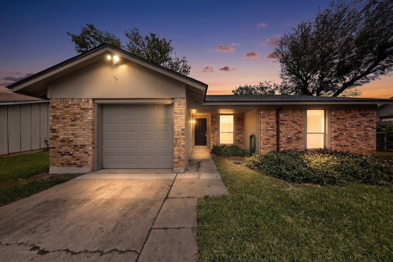 Virtual tour of 2404 Aldford DR