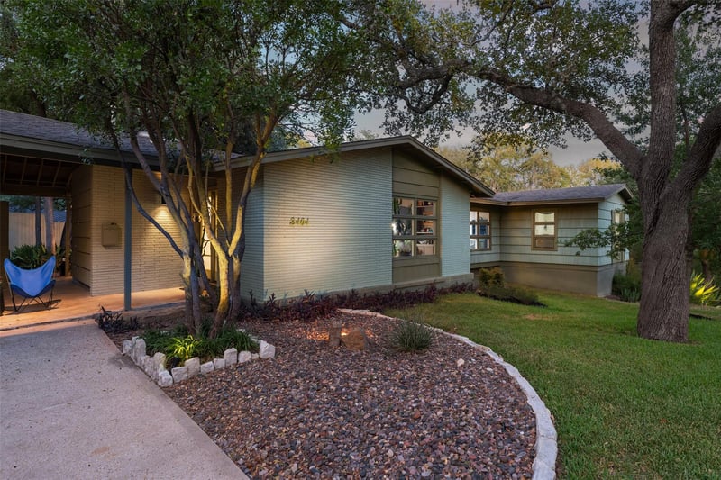 Virtual tour of 2404 Bluffview DR