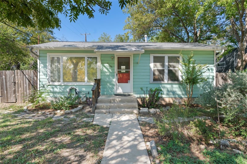 Virtual tour of 2406 S 2nd ST