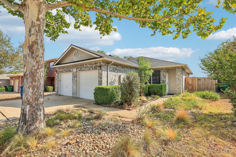 Virtual tour of 2409B Curry Loop