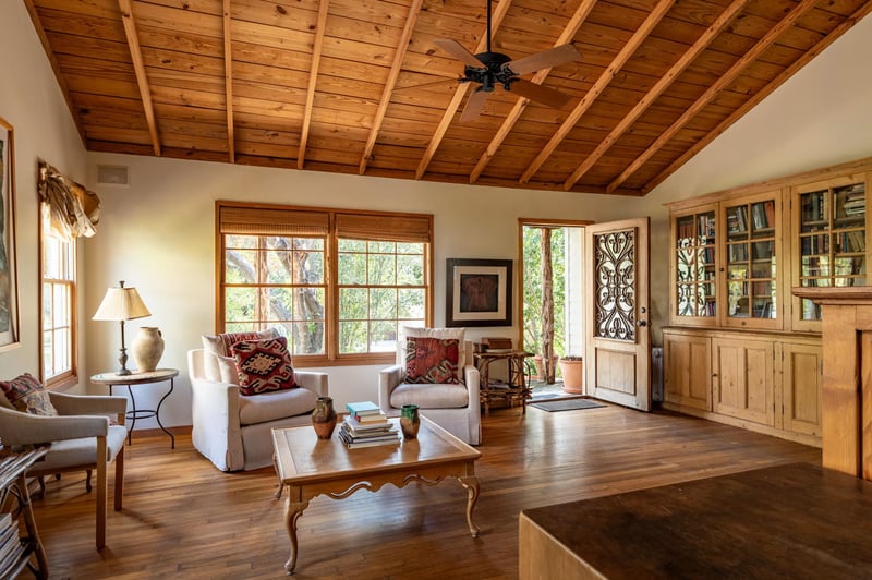 Virtual tour of 2410 Dormarion Ln