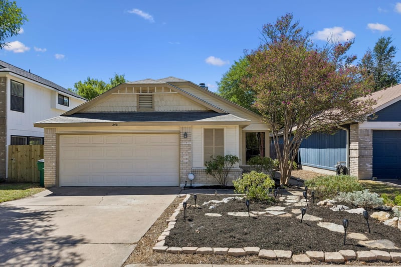 Virtual tour of 2411 Dowd Ln