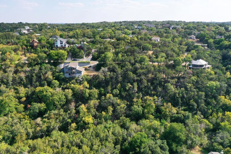 Virtual tour of 2412 Crazyhorse Pass