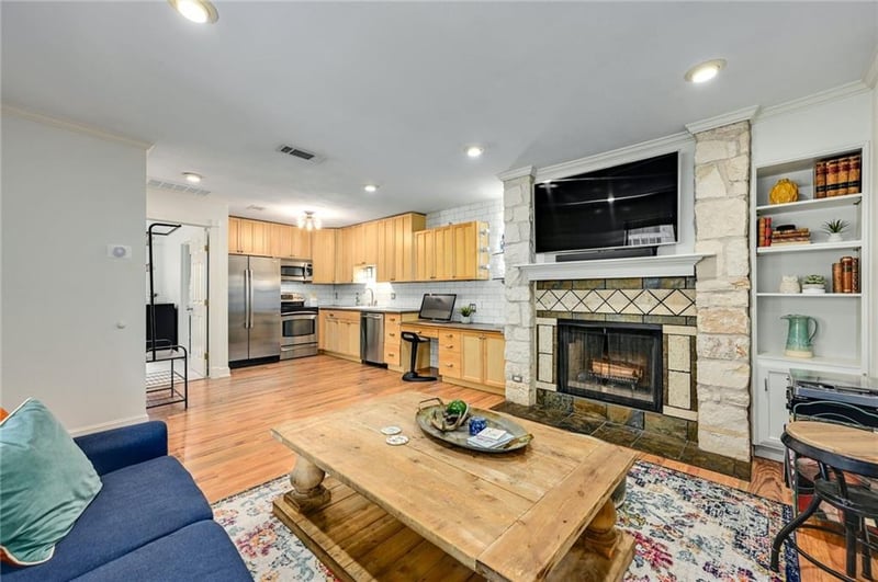Virtual tour of 2412 Enfield RD Unit #6