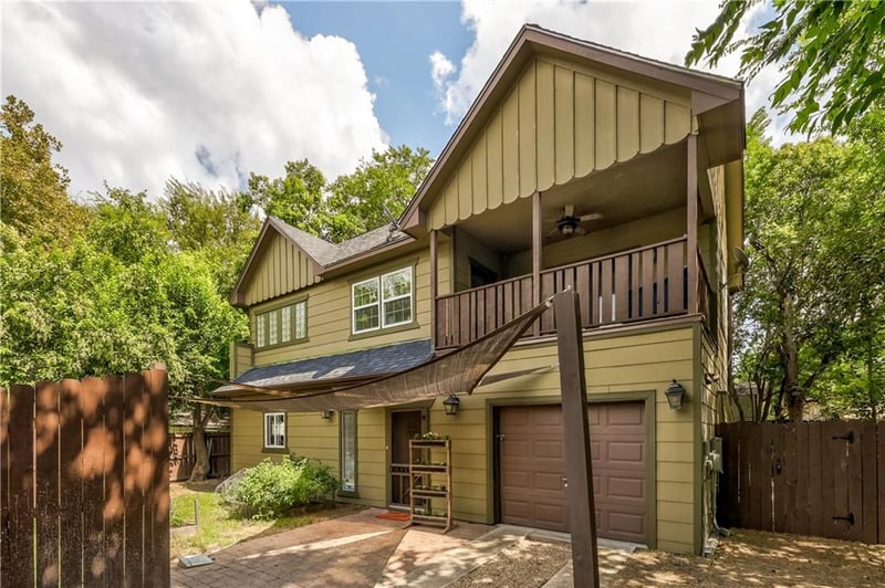 Virtual tour of 2415 Durwood St Unit #B