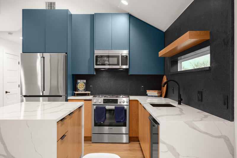 Virtual tour of 2416 E 10th ST