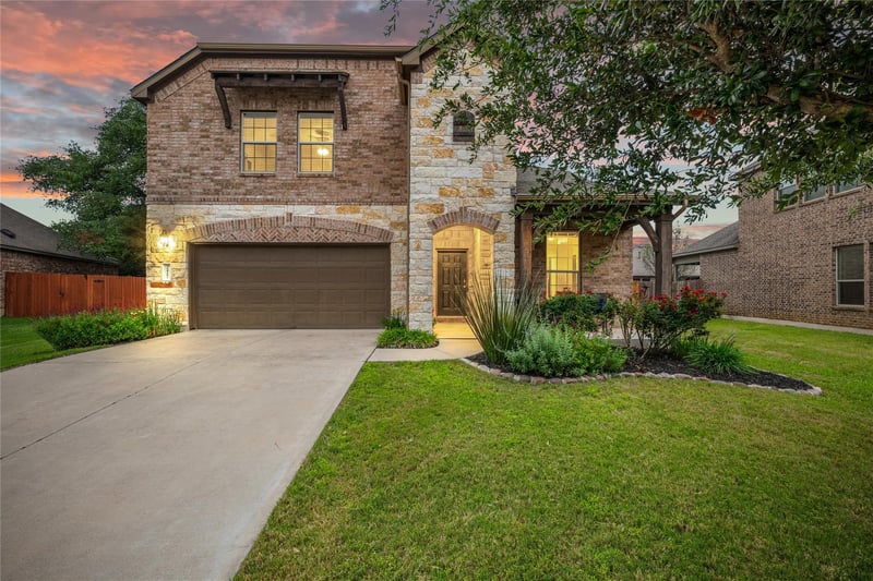 Virtual tour of 2417 Maxwell DR