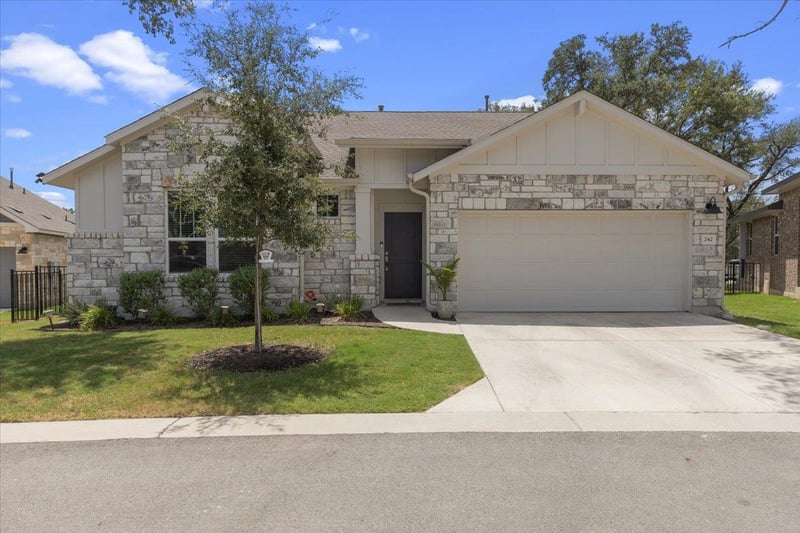 Virtual tour of 242 Reveille DR