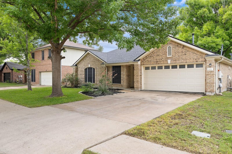 Virtual tour of 2422 Agarita TRL