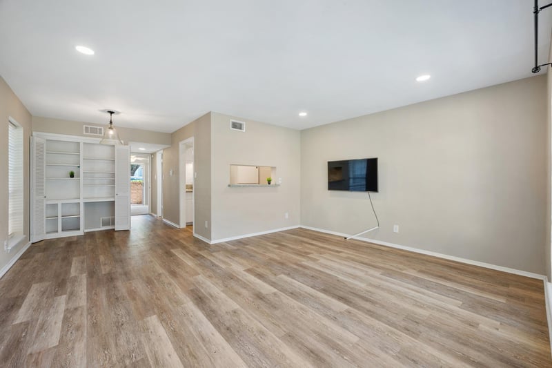 Virtual tour of 2425 Ashdale Dr Unit #29