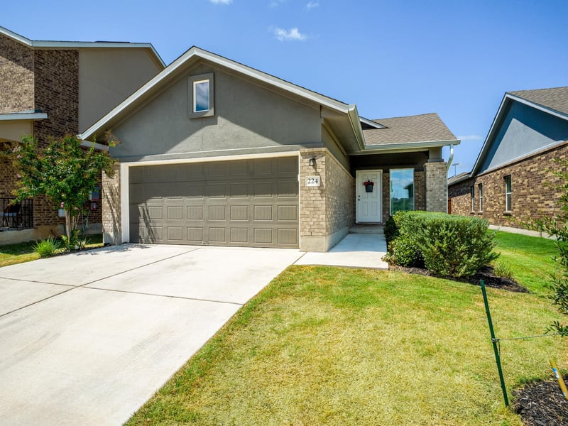 Virtual tour of 224 Grey Slate Ave