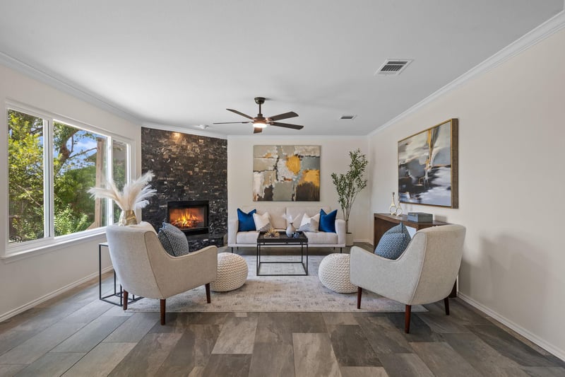 Virtual tour of 2440 Madeline LOOP